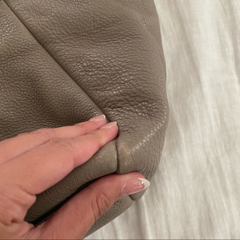 SOLD Marc Jacobs Q Fran Taupe leather tote bag - Picture 12 of 13